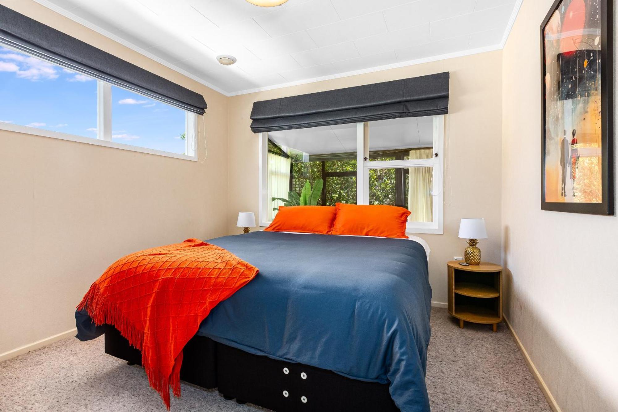 Retro 4 Bedroom Home, Warm And Welcoming, Quiet Location Porirua Esterno foto
