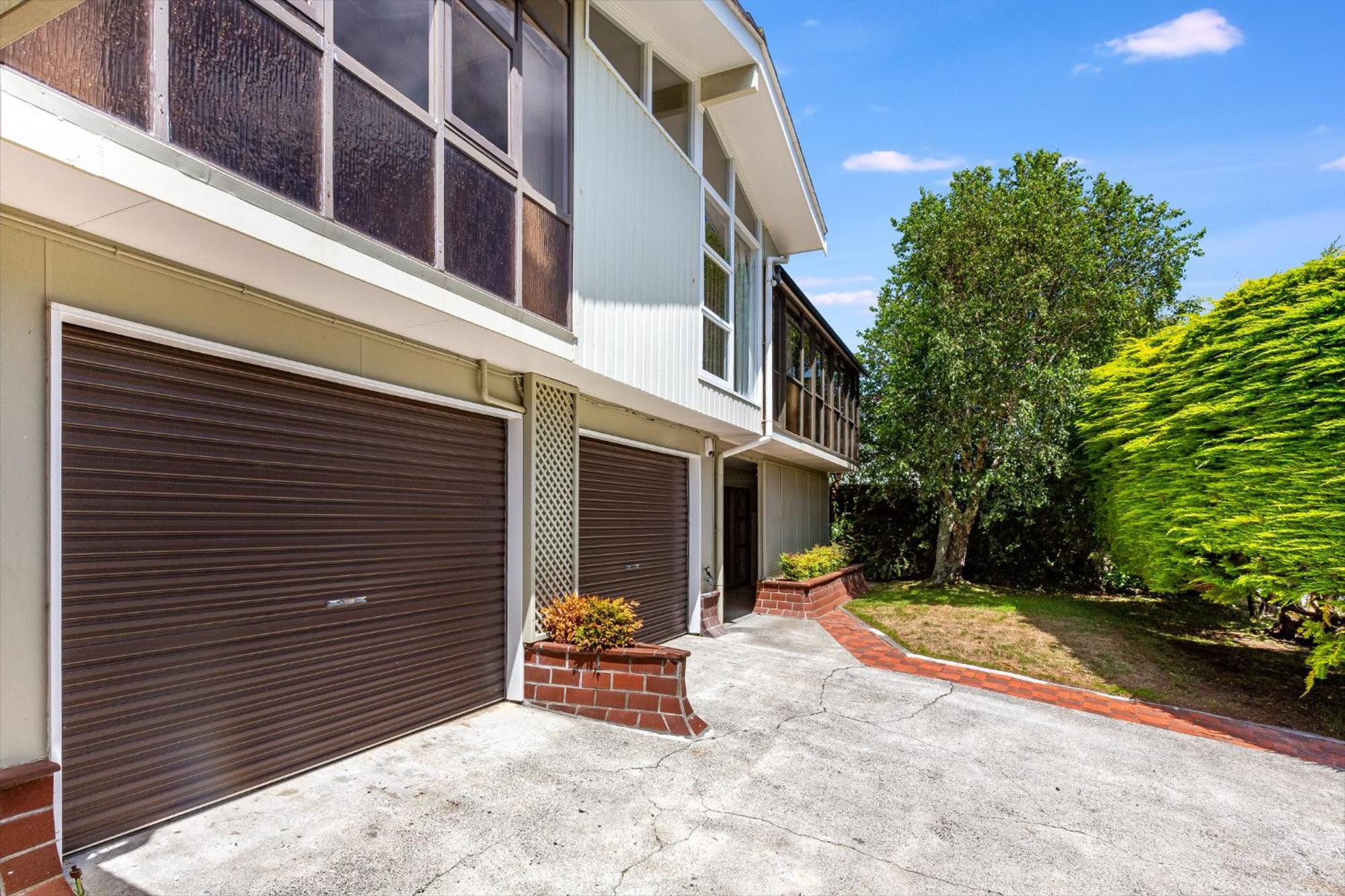Retro 4 Bedroom Home, Warm And Welcoming, Quiet Location Porirua Esterno foto