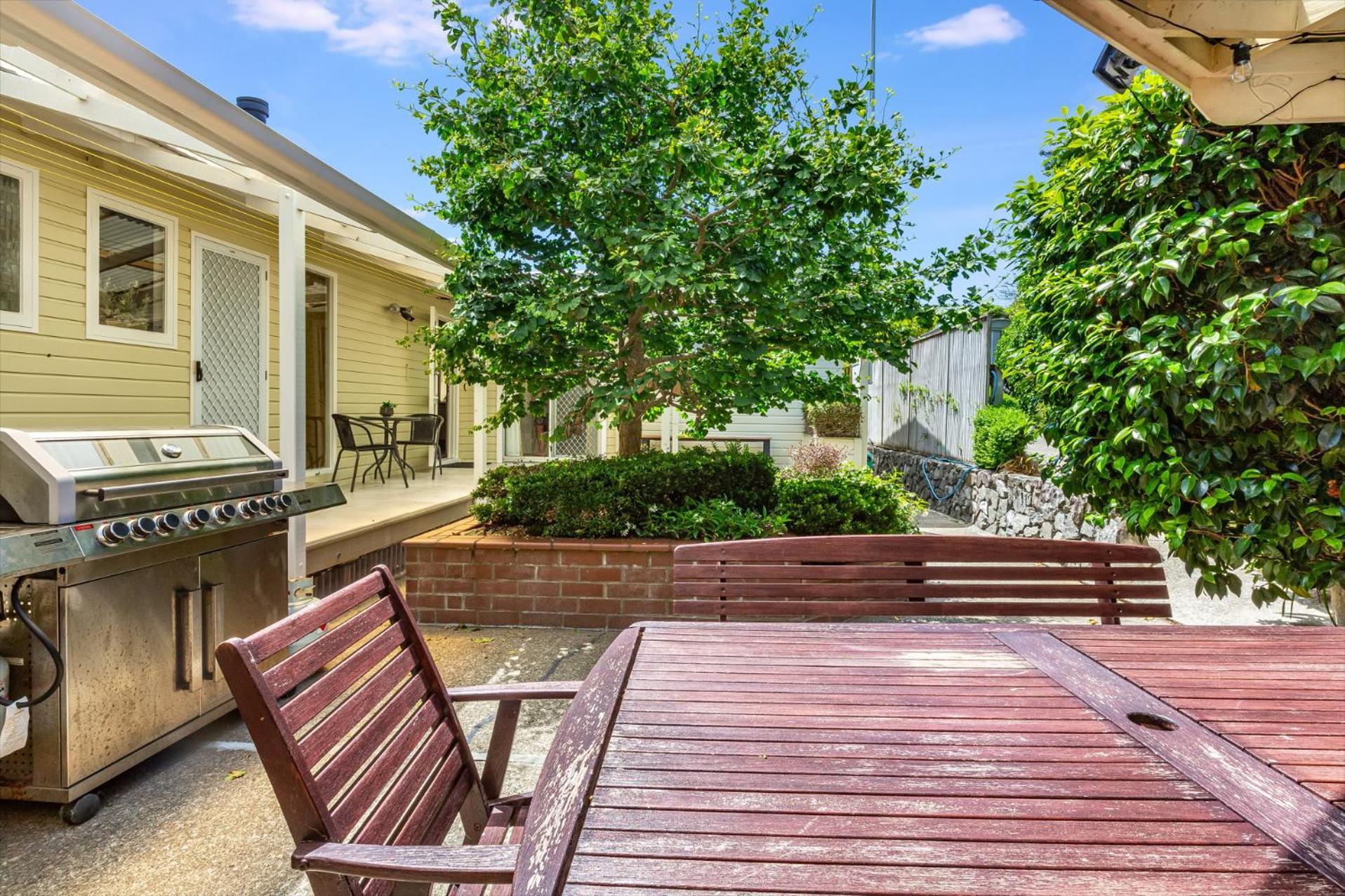 Retro 4 Bedroom Home, Warm And Welcoming, Quiet Location Porirua Esterno foto